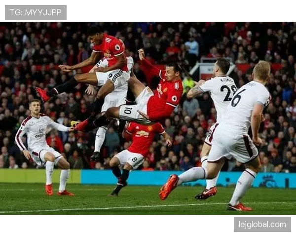 卢卡库与伊布反击效率差异背后的体系角色与战术分配逻辑